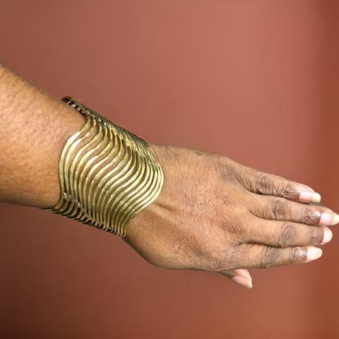 Curvy Gold Bracelet